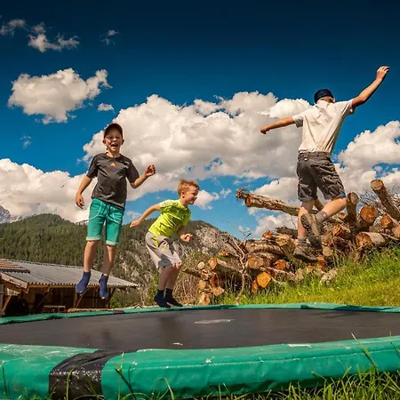 Erblehenhof Apartman *